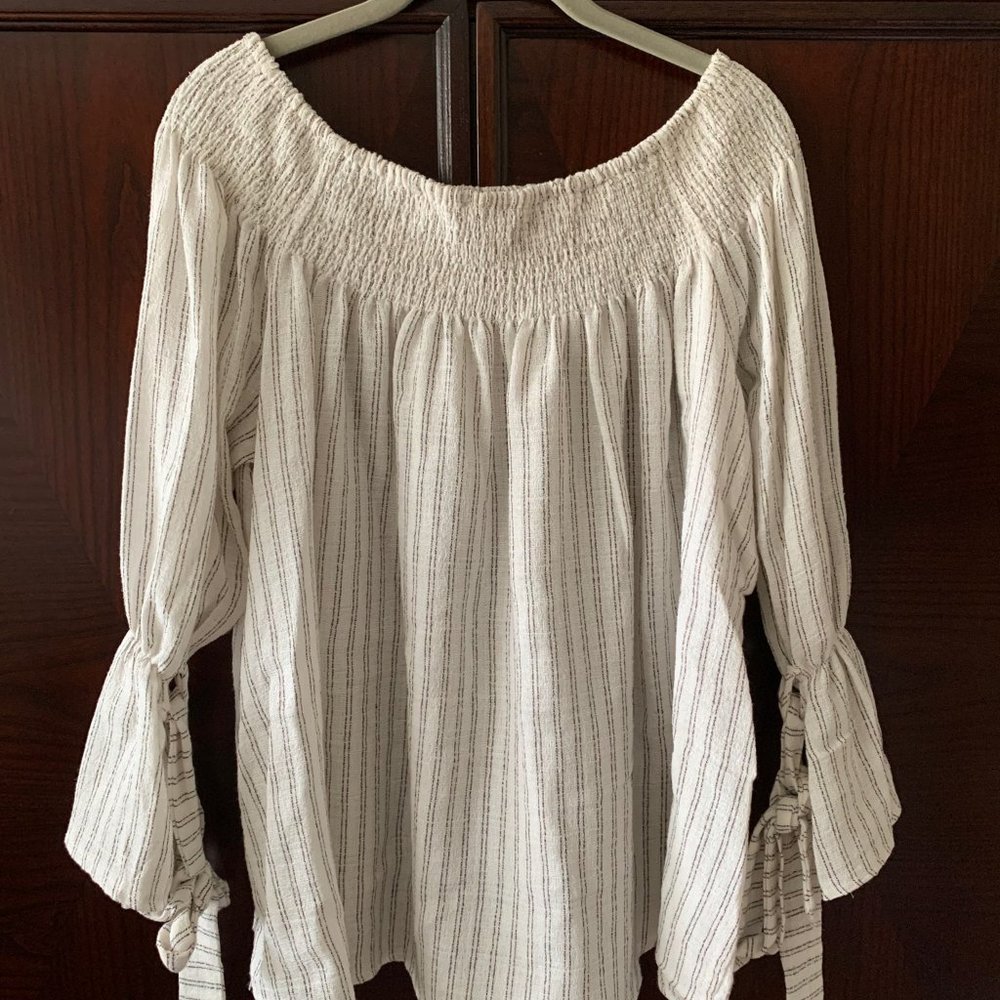 KM Studios Blouse, Size Small